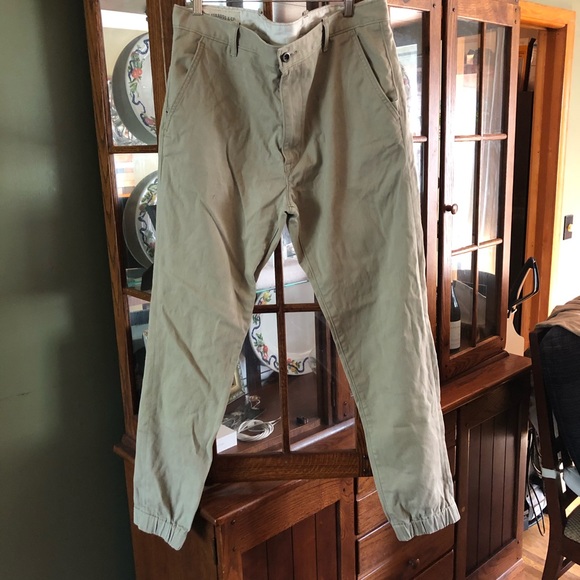 Levi’s Khaki Joggers - Picture 2 of 11